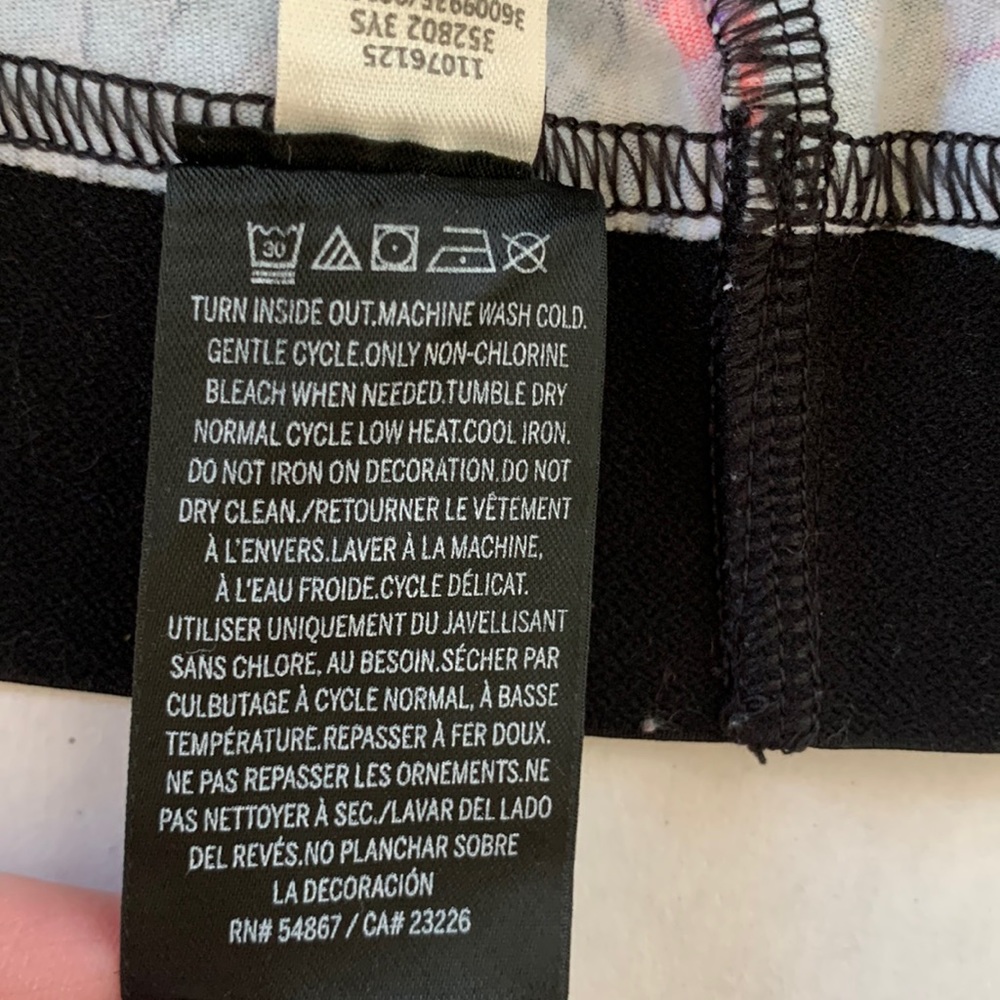 PINK Victoria’s Secret XS Capri Leggings - Picture 6 of 9